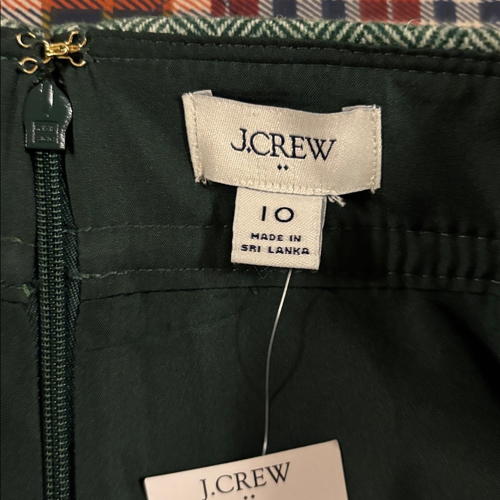 J. Crew Green and white chevron A-Line Skirt - Picture 2 of 8